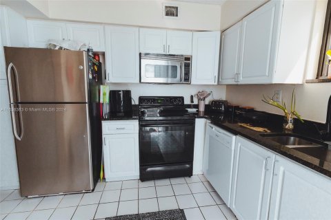 Condo in Aventura, Florida, 3 bedrooms  № 1310101 - photo 18