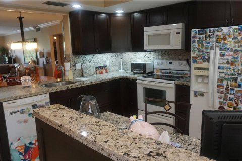 Condominio en venta en Coconut Creek, Florida, 2 dormitorios, 107.4 m2 № 754339 - foto 3
