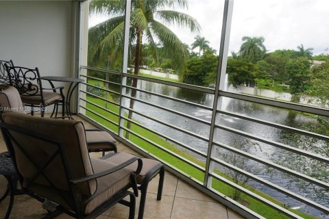 Copropriété à vendre à Coconut Creek, Floride: 2 chambres, 107.4 m2 № 754339 - photo 1