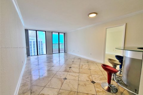 Condominio en venta en Miami, Florida, 1 dormitorio, 82.68 m2 № 1348545 - foto 3