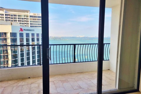 Condo in Miami, Florida, 1 bedroom  № 1348545 - photo 20