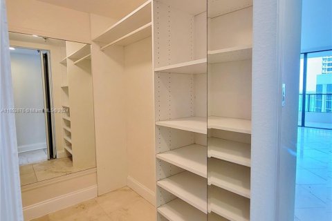 Condominio en venta en Miami, Florida, 1 dormitorio, 82.68 m2 № 1348545 - foto 22