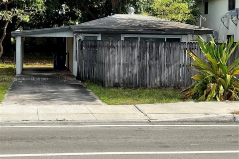 Купить земельный участок в Уилтон-Мэнорс, Флорида № 1128361 - фото 11