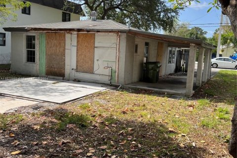 Купить земельный участок в Уилтон-Мэнорс, Флорида № 1128361 - фото 16