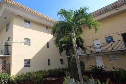Снять в аренду квартиру в Майами, Флорида 2 спальни, 105.91м2, № 1128362 - фото 9
