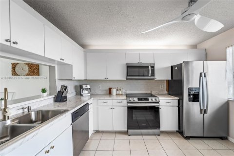 Condo in Lake Worth, Florida, 2 bedrooms  № 1325546 - photo 2