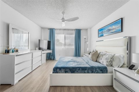 Condo in Lake Worth, Florida, 2 bedrooms  № 1325546 - photo 3