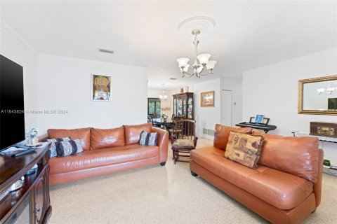 Casa en venta en Miami, Florida, 4 dormitorios, 146.51 m2 № 1325502 - foto 3