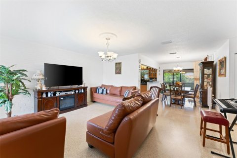 Casa en venta en Miami, Florida, 4 dormitorios, 146.51 m2 № 1325502 - foto 2