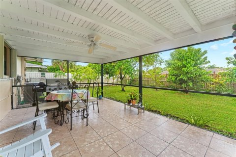 Villa ou maison à vendre à Miami, Floride: 4 chambres, 146.51 m2 № 1325502 - photo 19