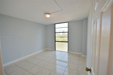 Copropriété à vendre à Aventura, Floride: 2 chambres, 100.43 m2 № 912249 - photo 25