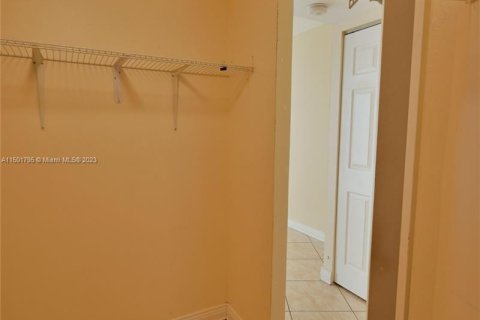 Condo in Aventura, Florida, 2 bedrooms  № 912249 - photo 20