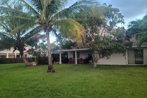 House in Miami, Florida 4 bedrooms, 191.84 sq.m. № 1185346 - photo 9