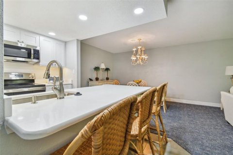 Condo in Palm Harbor, Florida, 3 bedrooms  № 1350425 - photo 11