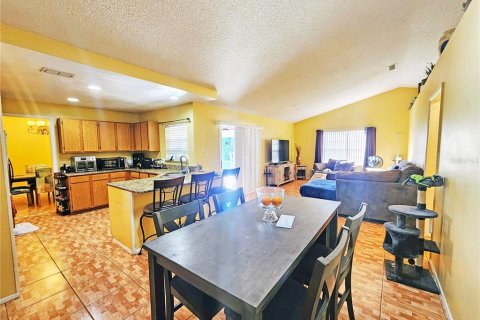 Casa en venta en Deltona, Florida, 3 dormitorios, 158.68 m2 № 1349637 - foto 6