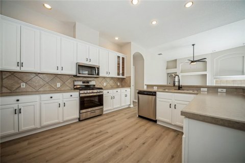 Casa en venta en Tampa, Florida, 4 dormitorios, 289.48 m2 № 1350392 - foto 12