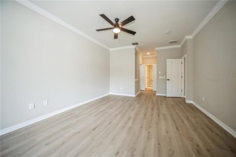 Casa en venta en Tampa, Florida, 4 dormitorios, 289.48 m2 № 1350392 - foto 10