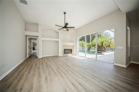 House in Tampa, Florida 4 bedrooms, 289.48 sq.m. № 1350392 - photo 14