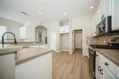 Casa en venta en Tampa, Florida, 4 dormitorios, 289.48 m2 № 1350392 - foto 13