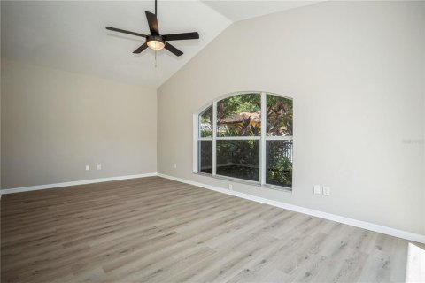 House in Tampa, Florida 4 bedrooms, 289.48 sq.m. № 1350392 - photo 25