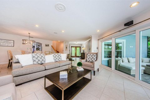 Casa en venta en Tampa, Florida, 4 dormitorios, 287.72 m2 № 1350424 - foto 8