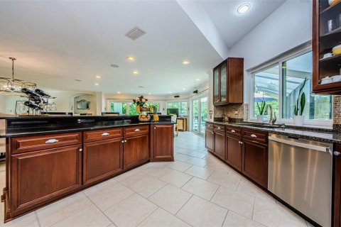 Casa en venta en Tampa, Florida, 4 dormitorios, 287.72 m2 № 1350424 - foto 12