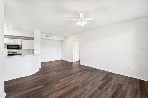 Condo in Orlando, Florida, 2 bedrooms  № 1308804 - photo 8