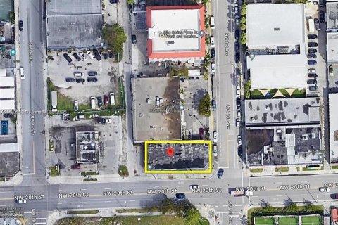 Propiedad comercial en venta en Miami, Florida № 1394398 - foto 1