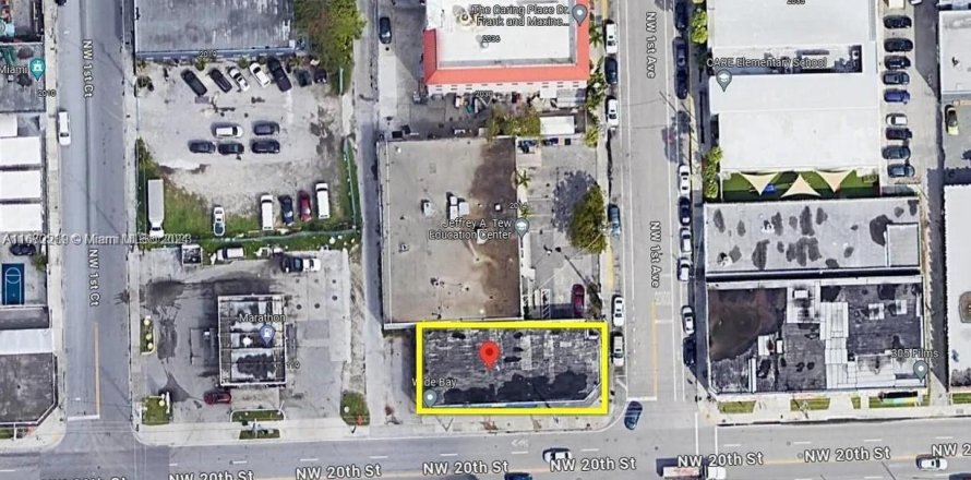 Commercial property in Miami, Florida № 1394398