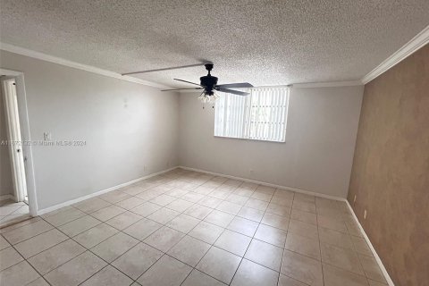 Condo in Plantation, Florida, 2 bedrooms  № 1394355 - photo 3