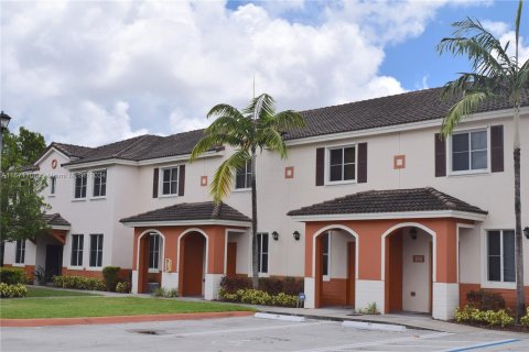 Condo in Miami Gardens, Florida, 3 bedrooms  № 1394353 - photo 2