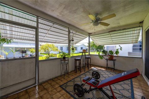 Villa ou maison à vendre à Tamarac, Floride: 2 chambres, 106.37 m2 № 1394354 - photo 11