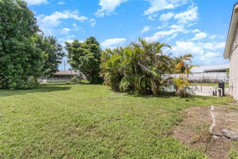 Villa ou maison à vendre à Cape Coral, Floride: 3 chambres, 133.69 m2 № 1356260 - photo 30