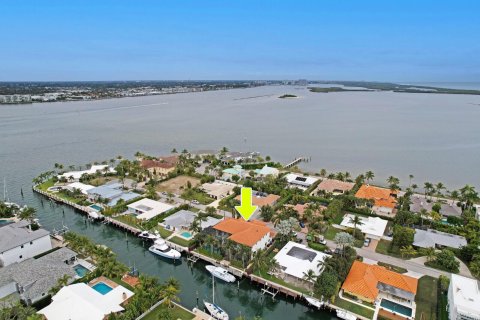 Casa en venta en Riviera Beach, Florida, 4 dormitorios, 441.01 m2 № 278405 - foto 2
