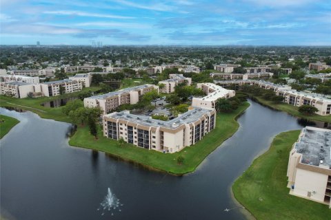 Copropriété à vendre à Sunrise, Floride: 2 chambres, 75.25 m2 № 1129327 - photo 1