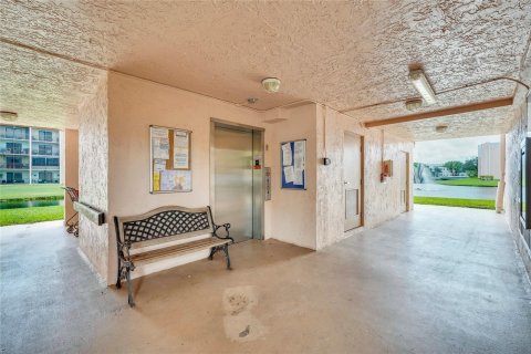 Copropriété à vendre à Sunrise, Floride: 2 chambres, 75.25 m2 № 1129327 - photo 8