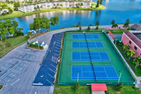 Condo in Boca Raton, Florida, 2 bedrooms  № 1129279 - photo 1