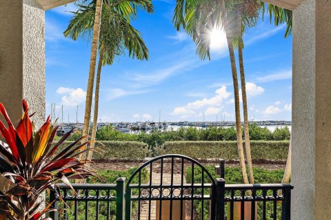 Condominio en venta en Stuart, Florida, 3 dormitorios, 129.23 m2 № 932278 - foto 2