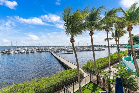 Condominio en venta en Stuart, Florida, 3 dormitorios, 129.23 m2 № 932278 - foto 11