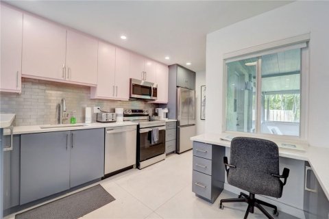 Immobilier commercial à vendre à Wilton Manors, Floride: 205.78 m2 № 1223306 - photo 16