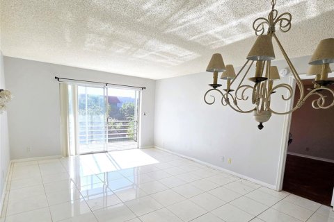 Condominio en venta en Lauderhill, Florida, 1 dormitorio, 67.45 m2 № 1116693 - foto 7