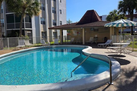 Condominio en venta en Lauderhill, Florida, 1 dormitorio, 67.45 m2 № 1116693 - foto 10