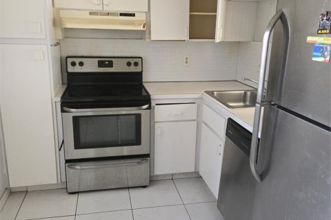 Condominio en venta en Lauderhill, Florida, 1 dormitorio, 67.45 m2 № 1116693 - foto 2