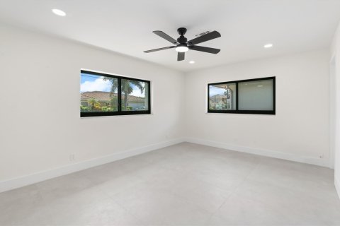 House in Deerfield Beach, Florida 3 bedrooms, 223.06 sq.m. № 1116647 - photo 19