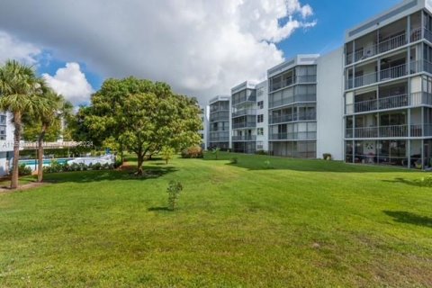 Copropriété à vendre à Boca Raton, Floride: 2 chambres, 122.26 m2 № 1207243 - photo 10