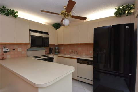 Townhouse in Deerfield Beach, Florida 2 bedrooms, 114.83 sq.m. № 1225803 - photo 8