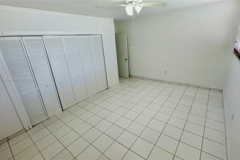 Condominio en venta en Miami Beach, Florida, 1 dormitorio, 60.01 m2 № 1347613 - foto 13