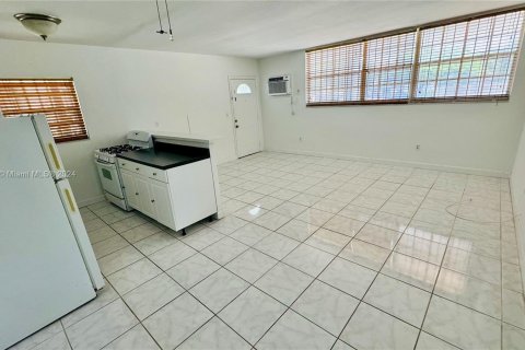 Condominio en venta en Miami Beach, Florida, 1 dormitorio, 60.01 m2 № 1347613 - foto 5