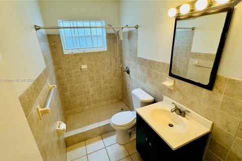 Condo in Miami Beach, Florida, 1 bedroom  № 1347613 - photo 17