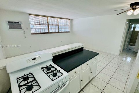 Condominio en venta en Miami Beach, Florida, 1 dormitorio, 60.01 m2 № 1347613 - foto 10